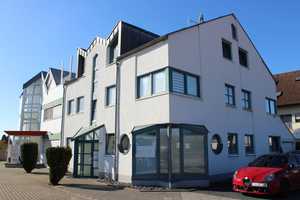 Attraktives Investmentobjekt:
Arztpraxis, Büroetage und Wohneinheit
Hohe Rendite und stabile Erträ – Offenbach (Kreis) – Vorschaubild 1