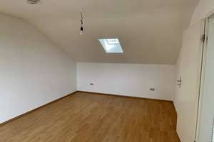 Ab sofort bezugsfrei –  Dachgeschosswohnung in beliebter Lage der Mainzer Neustadt. – Adam-Karillion-Straße 00, 55118 Neustadt, Mainz – Vorschaubild 20
