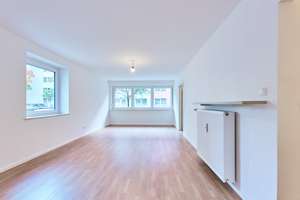 Erstbezug, modernisierte 4-Zimmerwohnung im Hochparterre – Korbinianstraße 48, 80807 Milbertshofen, München – Vorschaubild 3