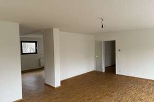 Top-Wohnung mit 3,5 Zimmern und Balkon in Kirchhörde/Lücklemberg!