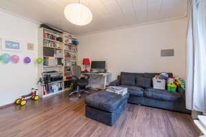 Sehr schöne, ruhige, 3,5-Zimmer-Wohnung, mit kompletter Einbauküche. – Ottostr. 27, 50823 Neuehrenfeld, Köln – Vorschaubild 2
