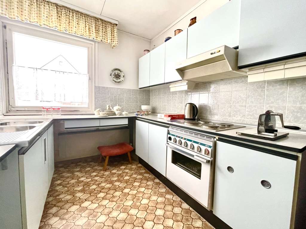 Immobilie in Salzhemmendorf - 70er-Jahre-Puppenhaus mit großem Grundstück – stark sanierungsbedürftig, Mobiliar inklusive! - Bild 4