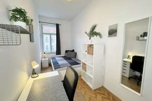 Sanierte 6-Zimmer-Altbauwohnung mit Fischgrät-Parkett — WG-geeignet in Schleußig