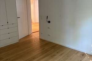 Hochwertig kernsanierte 3-Zimmer-Wohnung mit Schreiner-Einbauten und Sonnenbalkon  – Loristraße 28, 80335 Sankt Benno, München – Vorschaubild 10