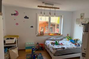 Befristet 1 Jahr: Exklusive 4-Zimmer-Erdgeschosswohnung mit großer Terrasse in München-Harlaching – Die vollständige Adresse der Immobilie erhältst du vom Anbieter., 81543 Siebenbrunn, München – Vorschaubild 7