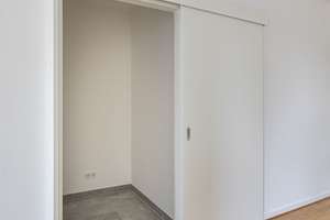 Charmante 3-Raumwohnung mit EBK & Balkon – Altonaer Straße 10, 1159 Friedrichstadt, Dresden – Vorschaubild 7