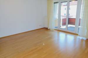 Zentrale Traumwohnung mit vielen Extras in moderner Wohnanlage – Innere Regensburger Straße 6a, 84034 Nikola, Landshut – Vorschaubild 3