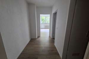 1 ZW WOHNUNG  WANNENBAD KÜCHE (NICHT EINGERICHTET)ZENTRAL  AM WILHELMSPLATZ  LAUFNAH S BAHN FUSSGÄ – BLEICHSTRASSE 51, 63065 Wilhelmschule, Offenbach am Main – Vorschaubild 2