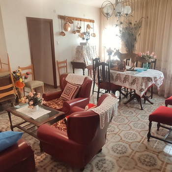 Renovierungsbedürftige Wohnung in Mula
