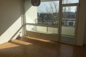 Stilvolle, gepflegte 1-Zimmer-Wohnung mit Balkon und Einbauküche in Mainz