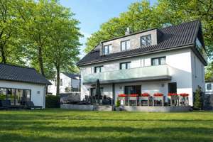 Lichtdurchflutete Villa mit Garten, Poolhaus und exklusivem Wohngefühl – Die vollständige Adresse der Immobilie erhältst du vom Anbieter., 47053 Dellviertel, Duisburg – Vorschaubild 2