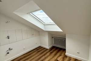 Stilvoll saniert: Helle 2-Zimmer-Wohnung mit Balkon in Düsseldorf-Rath – 40470 Rath, Düsseldorf – Vorschaubild 10
