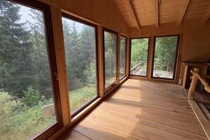 Naturidylle mit Stil – Exklusiver Bungalow in traumhafter Waldlage – Die vollständige Adresse der Immobilie erhältst du vom Anbieter., 7381 Pößneck – Vorschaubild 2