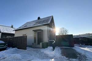 Kleines Häuschen mit Garage und Garten, in begehrter Lage am Roteberg – Die vollständige Adresse der Immobilie erhältst du vom Anbieter., 35683 Dillenburg – Vorschaubild 1