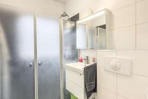 ERSTKLASSIGE 3 ZIMMER DACHGESCHOSS-WOHNUNG MIT SÜD-WEST-BALKON MIT MODERNER AUSSTATTUNG – Gartenfelder Straße 80, 13599 Haselhorst, Berlin – Vorschaubild 9