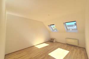 Exklusives Wohnen über den Dächern des Kaßbergs - Frisch sanierte 3-Raum-Maisonette mit traumhaften  – Willy-Reinl-Straße  12, 9116 Altendorf, Chemnitz – Vorschaubild 14