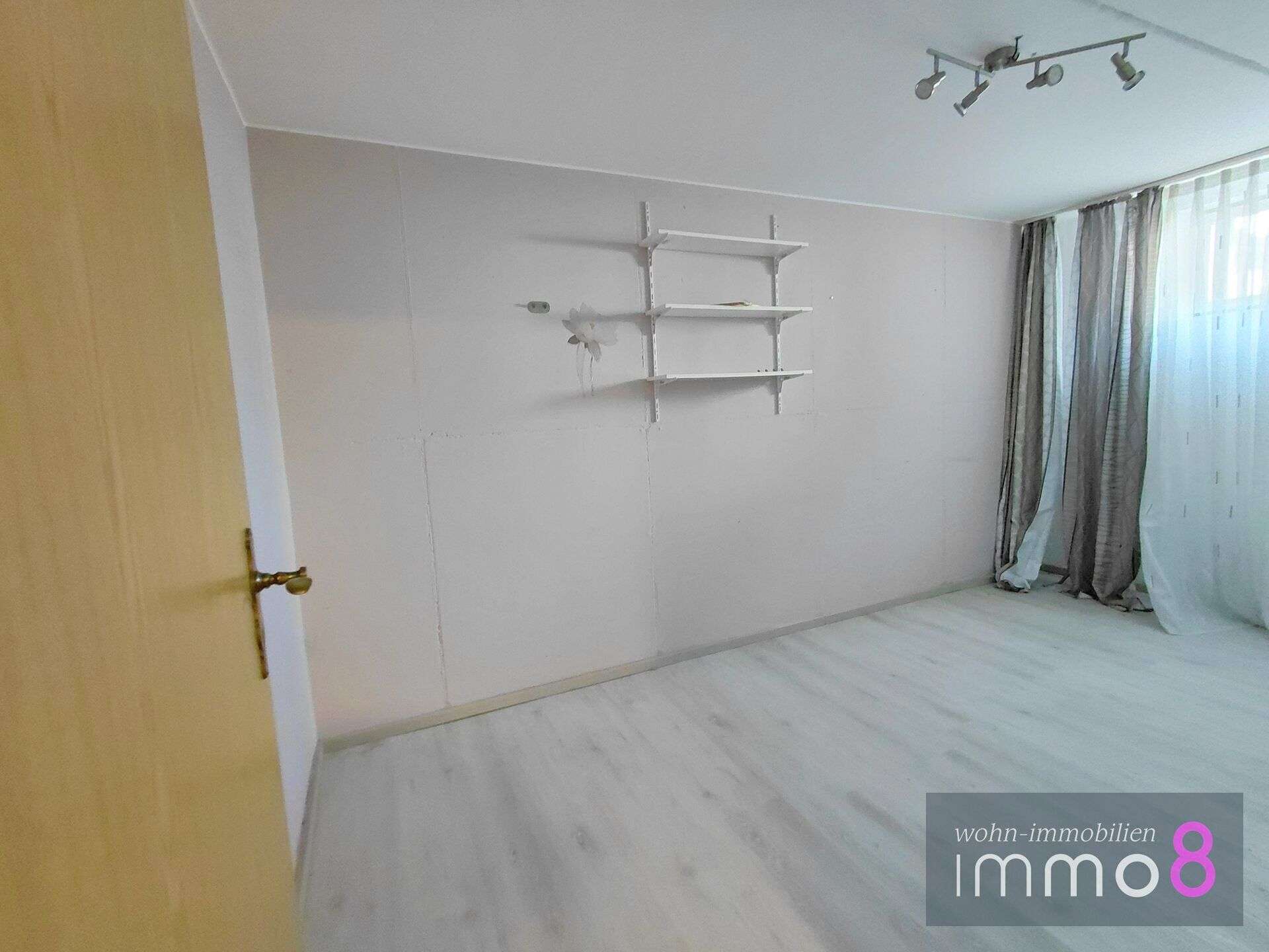 Immobilie in Karlskron - Natur pur bei Ingolstadt - Ruhige DG-Wohnung mit 3 Zimmern - Bild 1