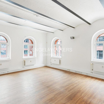 Stilvolles Bürohaus mit Altbaucharme