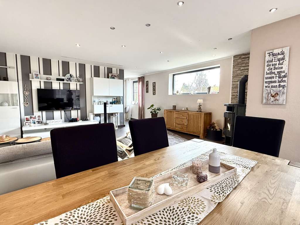 Immobilie in Dorn-Dürkheim - Modernes Einfamilienhaus vereint Komfort, Funktionalität in besonders ruhige Lage - Bild 3