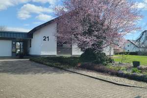 Einfamilienhaus mit großem Garten und Doppelgarage in zentraler Lage von Sontheim an der Brenz