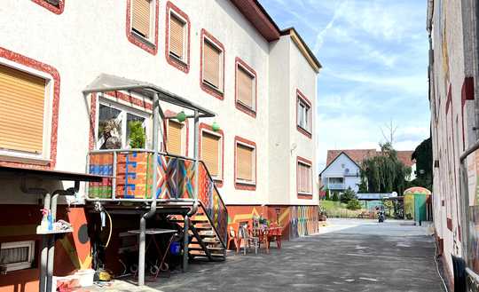 ~~ GERÄUMIGES EINFAMILIENHAUS MIT HOF UND GROßEM GARTEN ~~