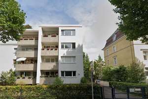 2-Zimmer mit Balkon, Stellplatz & saniertem Bad – vermietete Kapitalanlage in Schmargendorf