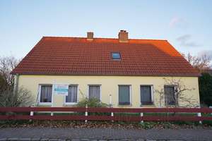 Fiefbergen an der Ostsee: Charmantes Einfamilienhaus mit zwei separaten Wohnungen in ruhiger Lage – Die vollständige Adresse der Immobilie erhältst du vom Anbieter., 24217 Fiefbergen – Vorschaubild 2