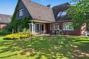 Großzügiger Walmdachbungalow in ruhiger Sackgassenlage von Visselhövede – Die vollständige Adresse der Immobilie erhältst du vom Anbieter., 27374 Visselhövede – Vorschaubild 2