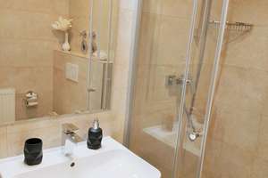 Moderne, TOP-renovierte, vollmöblierte 1-Zimmer Wohnung mit Balkon, Einbauküche und TG-Stellplatz – Erlanger Str. 23, 90765 Ronhof, Kronach, Fürth – Vorschaubild 11