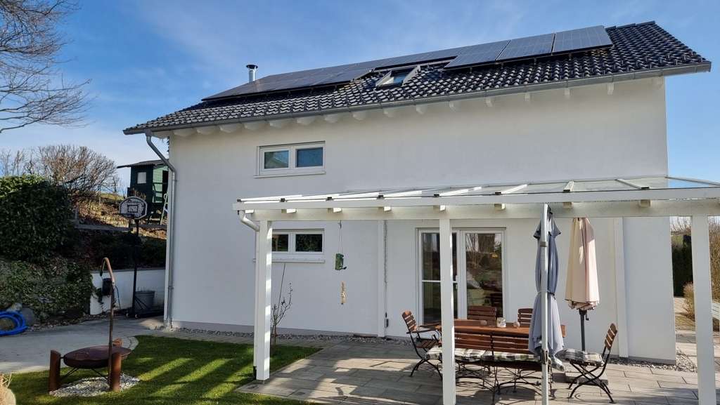 Immobilie in Wolfegg - Junges Einfamilienhaus mit hochwertiger Ausstattung am Rande eines Biotops - Bild 1