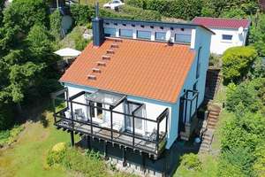 Energetisch modernisiertes Architektenhaus in attraktiver Lage mit tollem Grundstück, Balkon und Ter