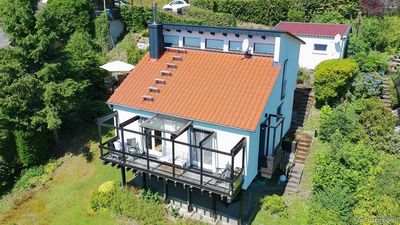 Energetisch modernisiertes Architektenhaus in attraktiver Lage mit tollem Grundstück, Balkon und Ter
