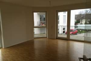 4-Zi Wohnung mit viel Tageslicht, toller Raumaufteilung,neuwertiger Einbauküche, gepflegtem Quartier