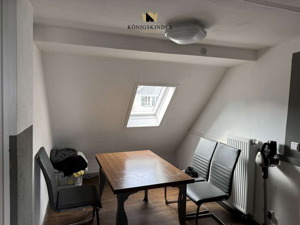 Immobilie in Engelsbrand - Großzügige 5-Zimmer-DG-Wohnung mit 92 m² in saniertem Haus – vermietet & vielseitig nutzbar - Bild 3