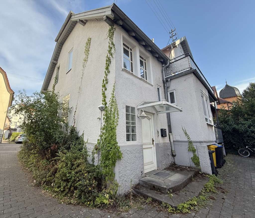 Immobilie in Winnenden - Zweifamilienhaus in der Innenstadt sucht neue Eigentümer - Bild 1