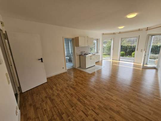 Schickes, renoviertes Appartement mit sonniger Terrasse in top Wohnhaus (nur an Selbstzahler)