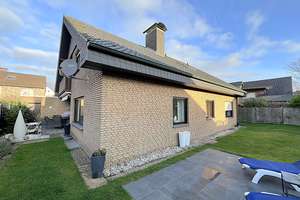 Gepflegtes Ein-/Zweifamilienhaus mit Garten und Doppelgarage in begehrter Lage von Wiedenbrück – Die vollständige Adresse der Immobilie erhältst du vom Anbieter., 33378 Rheda-Wiedenbrück – Vorschaubild 4
