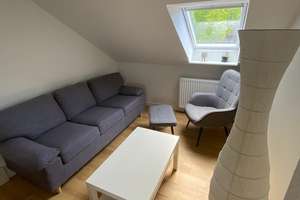 2 Zimmer in teilmöblierter Dachgeschosswohnung - renoviert & WG geeignet | mit EKB – Die vollständige Adresse der Immobilie erhältst du vom Anbieter., 26131 Eversten, Oldenburg (Oldenburg) – Vorschaubild 2
