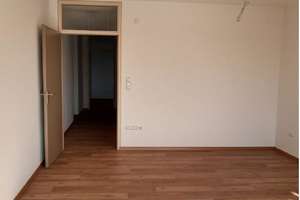 Vollständig renovierte, sonnige 2-Zimmer-Wohnung mit EBK, Süd-/West-Balkon in Solln – Geigenbergerstraße 13, 81477 Solln, München – Vorschaubild 2