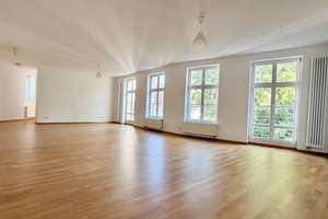 Geräumige Wohnung in exclusiver Lage