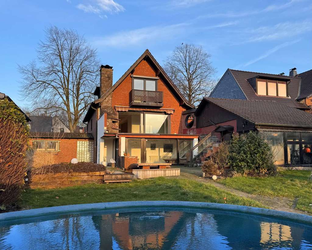 Freistehendes Einfamilienhaus in Mülheim Raadt - mit großem Garten und Pool