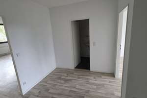 2-Zimmer, bezugsfrei: Südwestbalkon, TG-Stellplatz inklusive, Fahrstuhl – Die vollständige Adresse der Immobilie erhältst du vom Anbieter., 13409 Gesundbrunnen, Berlin – Vorschaubild 9