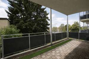 Helle, großzügige 3 Raum Wohnung mit XXL-Balkon und Tageslichtbad im Lutherviertel – Zschopauer Straße 128, 9126 Lutherviertel, Chemnitz – Vorschaubild 1