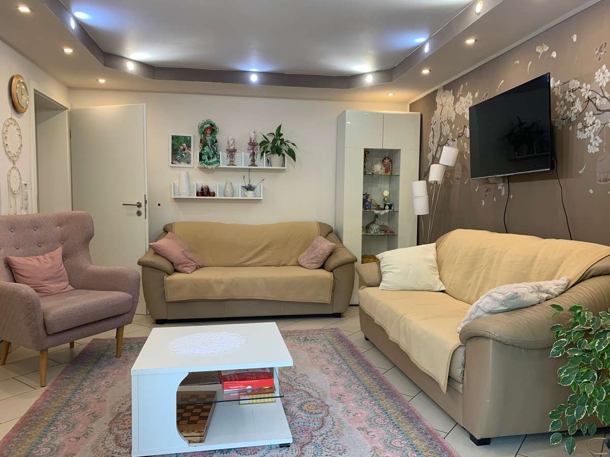 Immobilie in Asbach - HENNEF -Nähe-, Top freist. Einfam. Haus ca. 170 m² WNfl., mit evtl. Einliegerber., und 730 m² GrSt. - Bild 2