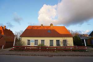 Fiefbergen an der Ostsee: Charmantes Einfamilienhaus mit zwei separaten Wohnungen in ruhiger Lage – Die vollständige Adresse der Immobilie erhältst du vom Anbieter., 24217 Fiefbergen – Vorschaubild 3
