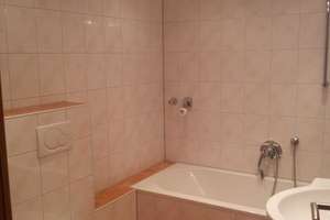 Helle 4-Zimmer-Wohnung mit Balkon mit Heuchelbergblick in HN-Frankenbach – 74078 Frankenbach, Heilbronn – Vorschaubild 4