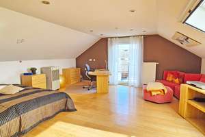 Idstein-Wörsdorf, großzügig aufgeteiltes Einfamilienhaus mit ELW und moderner Ausstattung! – Die vollständige Adresse der Immobilie erhältst du vom Anbieter., 65510 Idstein – Vorschaubild 9