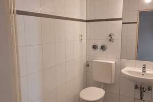 Helle, frisch renovierte Wohnung im 2. OG, 2 Balkone, Aufzug, in D-Derendorf, frei ab 1.11.2026  – 40476 Derendorf, Düsseldorf – Vorschaubild 9