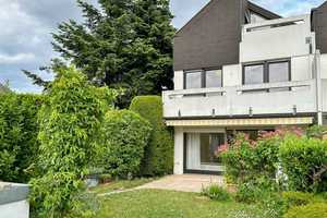 Ihr Traumhaus im Grünen: Reihenendhaus mit Garten, Terrasse und Garage – Stuttgart – Vorschaubild 1
