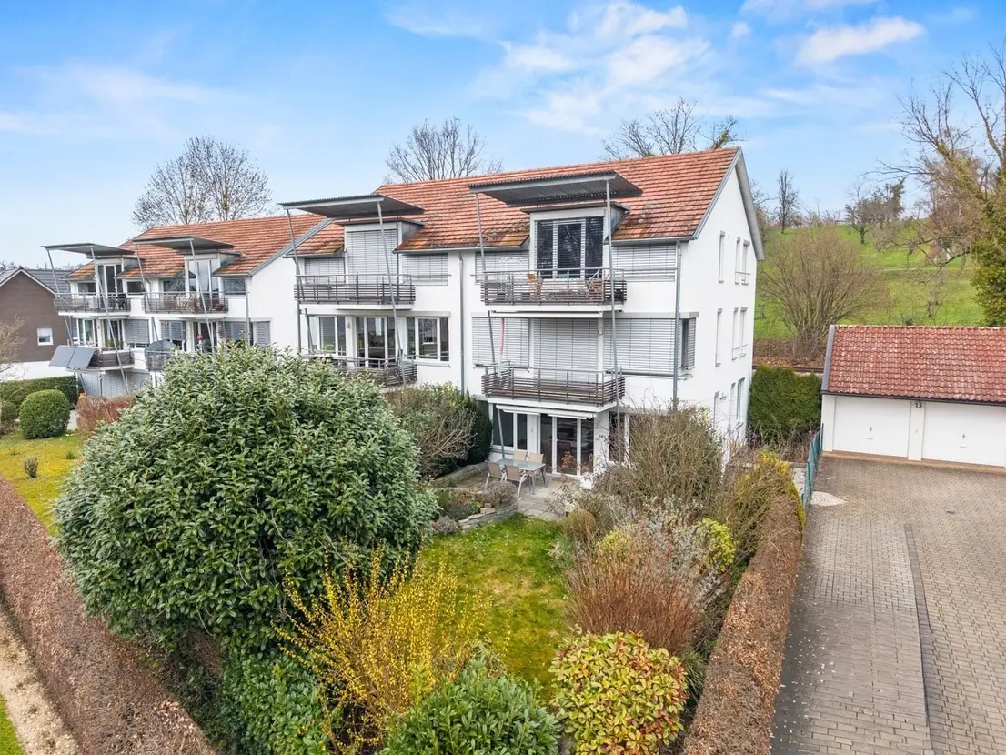 Ansprechende 3 Zimmer Maisonettewohnung in attraktiver und seenaher Lage mit Gartenanteil — Foto 2
